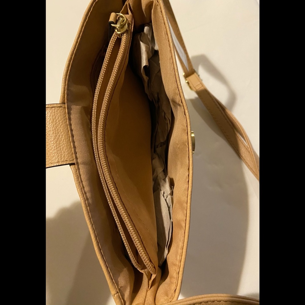 NWT Adjustable Shoulder Purse - Picture 6 of 6